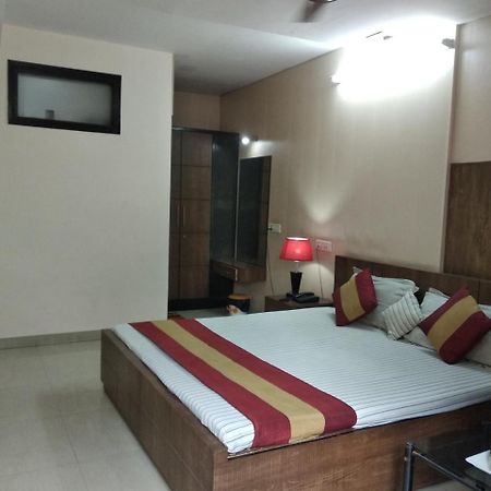Hotel Palace Amritsar Exterior photo
