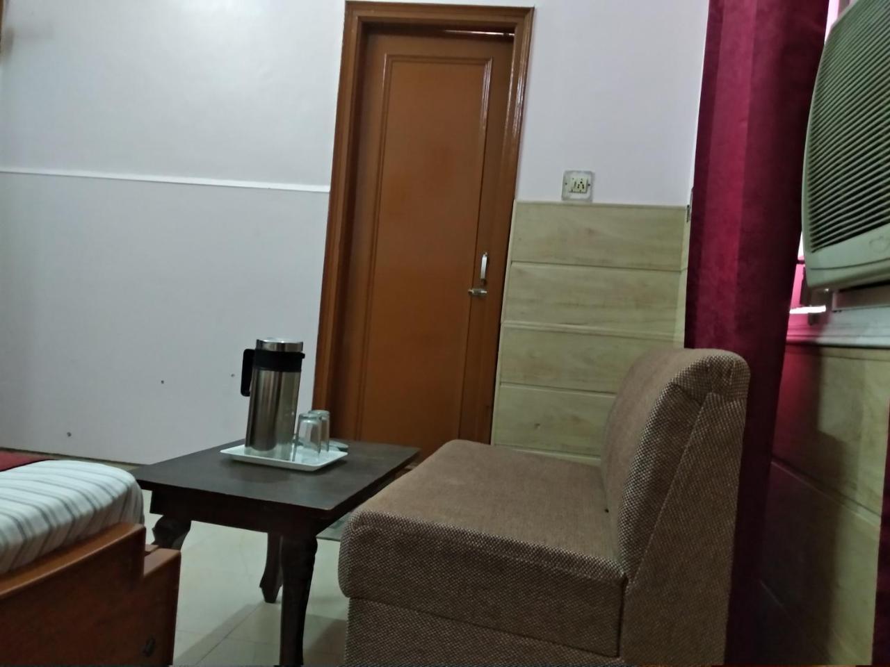 Hotel Palace Amritsar Exterior photo