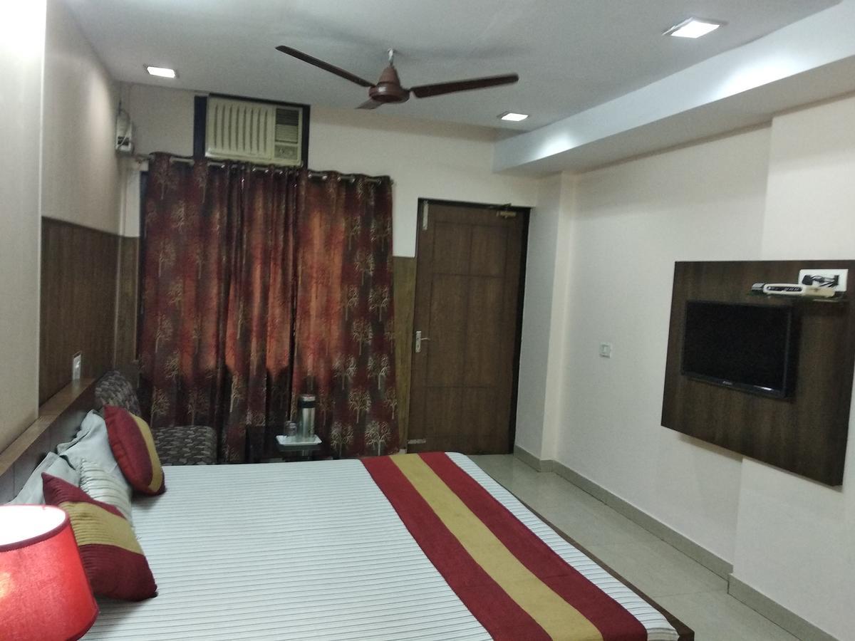 Hotel Palace Amritsar Exterior photo