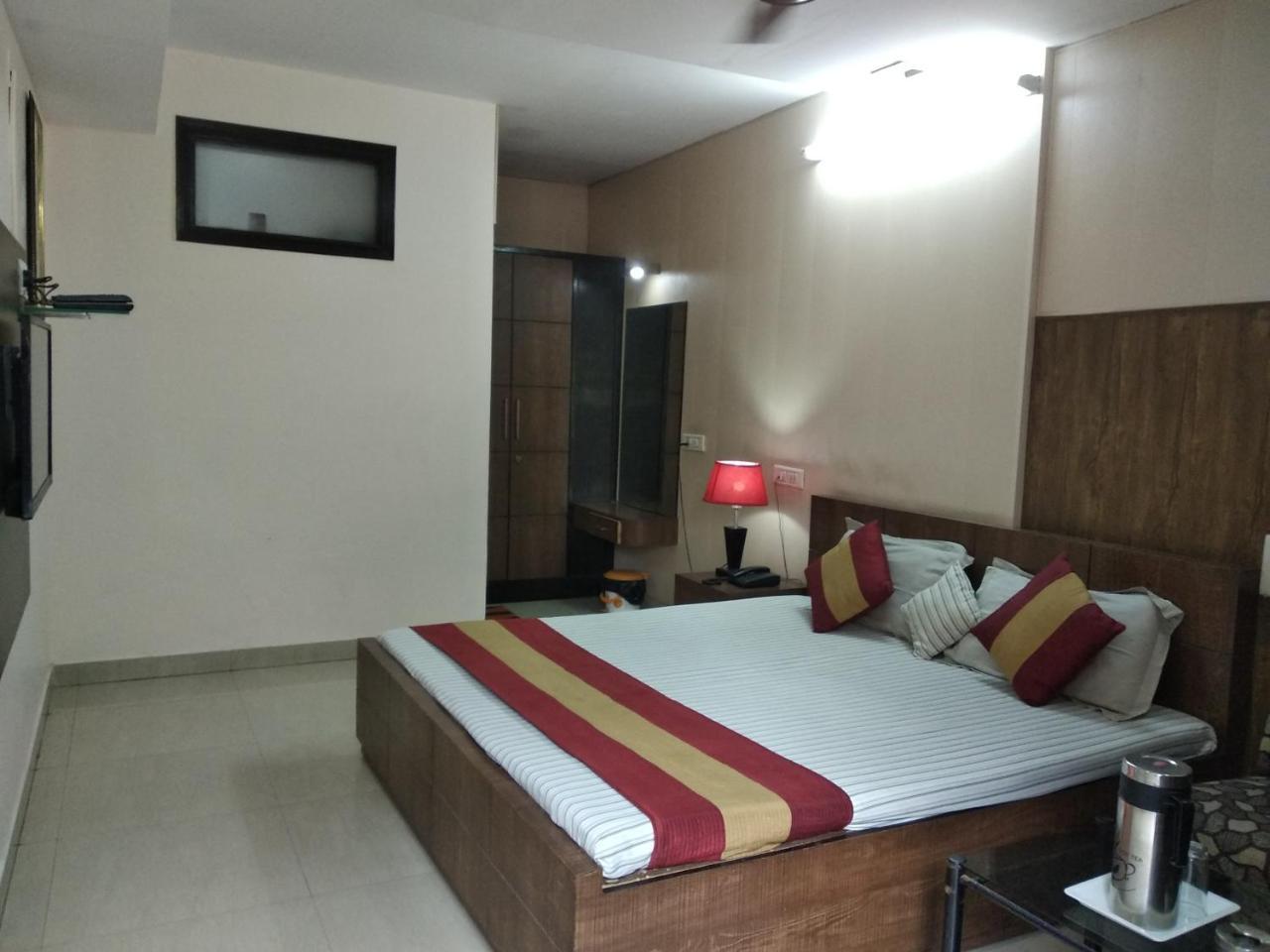 Hotel Palace Amritsar Exterior photo