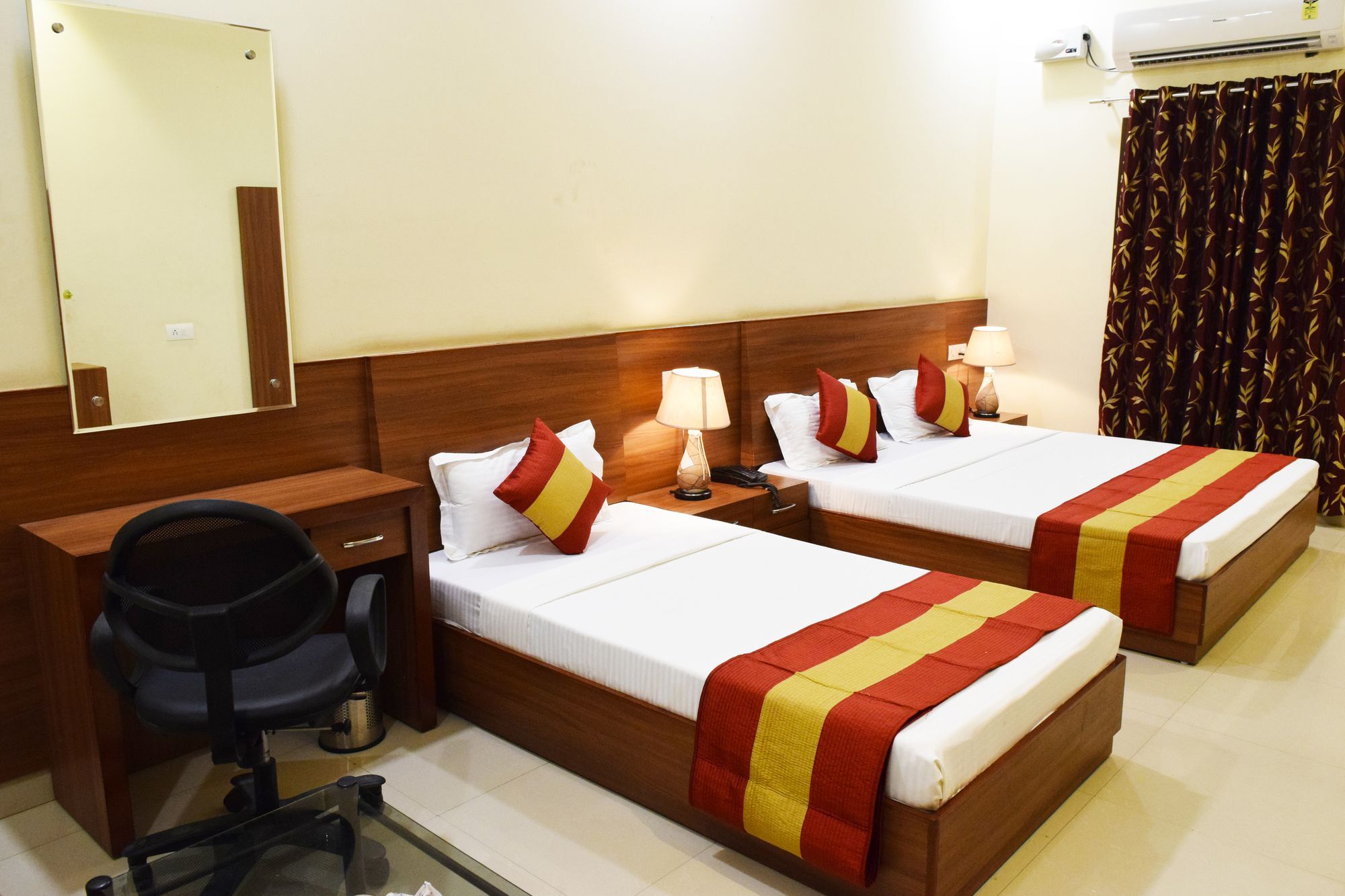 Hotel Palace Amritsar Exterior photo