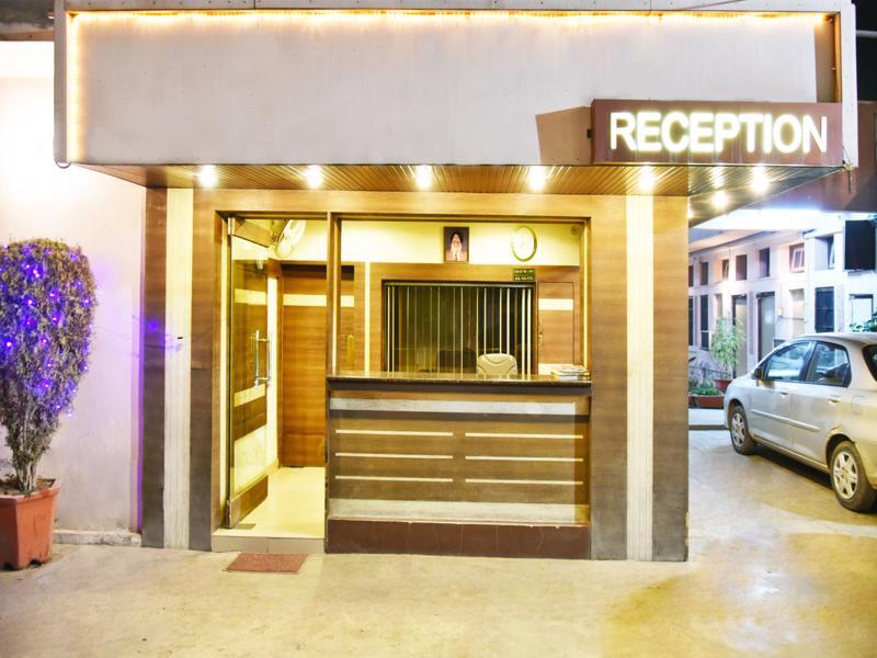 Hotel Palace Amritsar Exterior photo