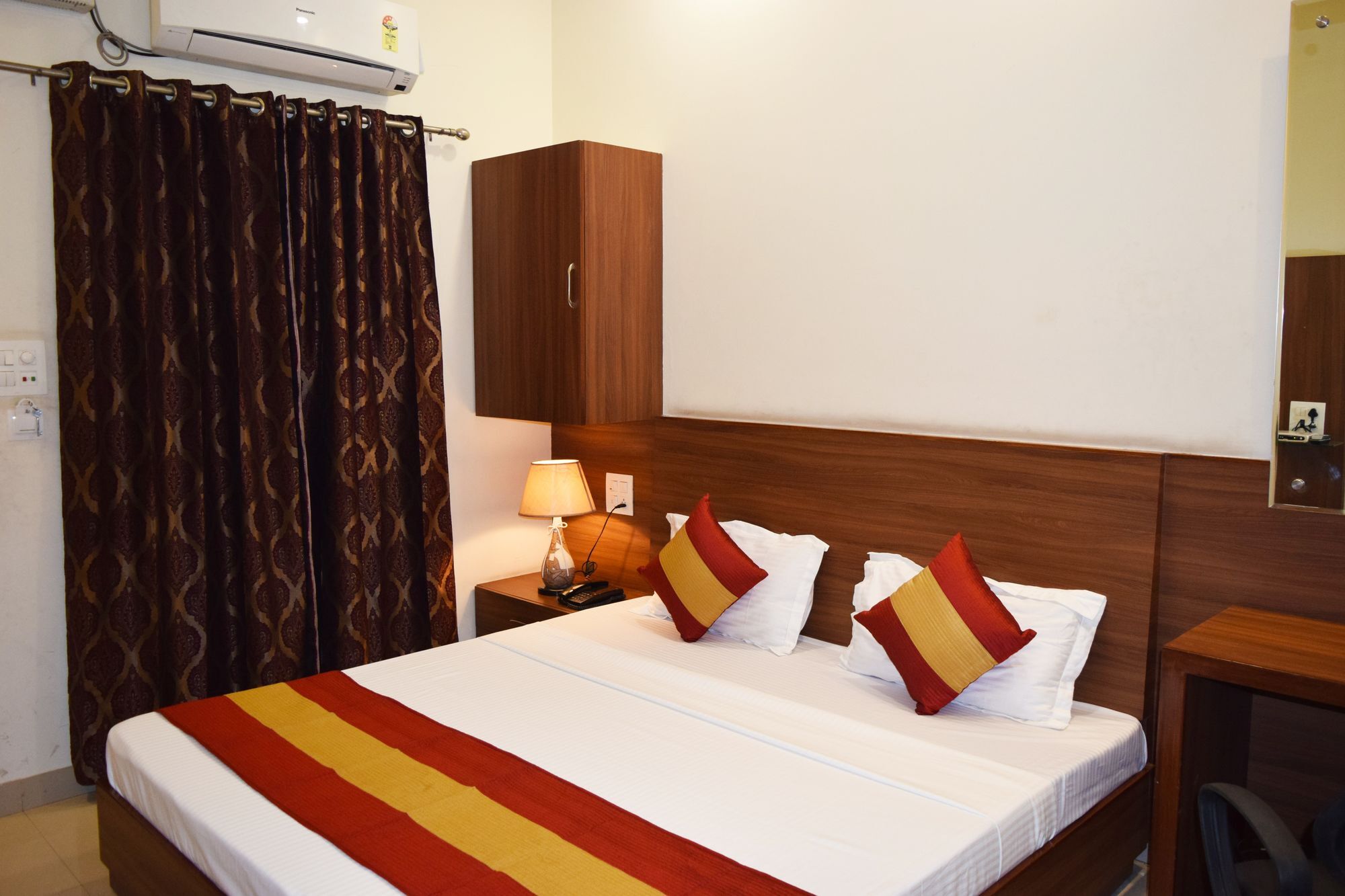 Hotel Palace Amritsar Exterior photo