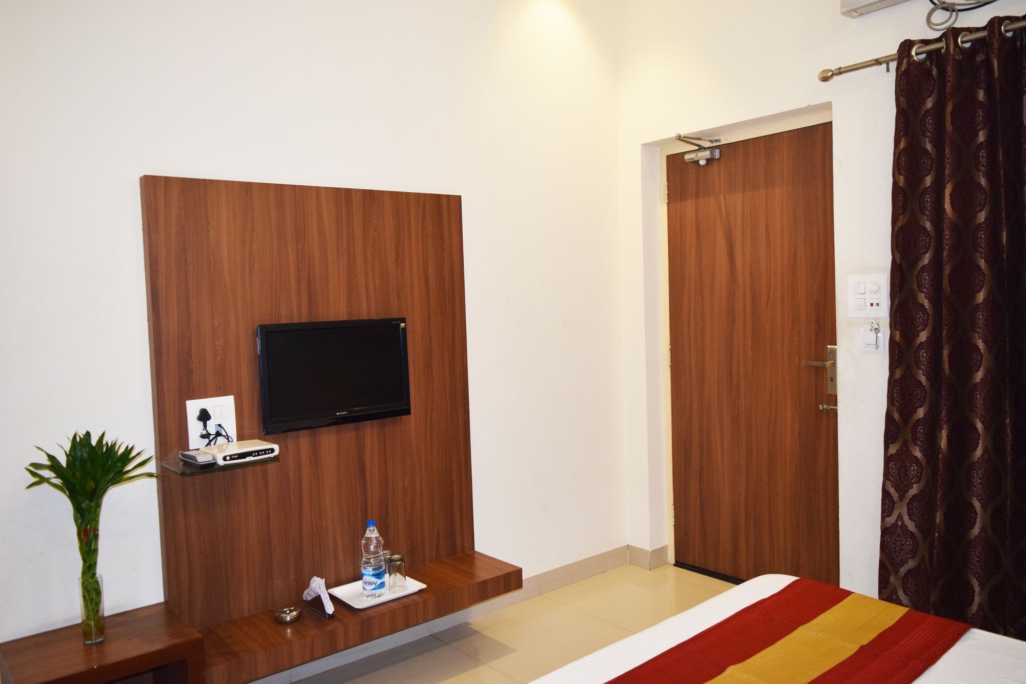 Hotel Palace Amritsar Exterior photo